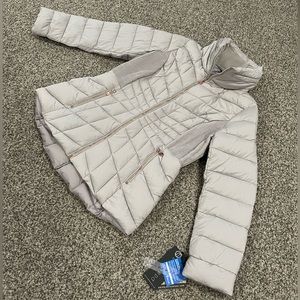 Women’s Bernardo Microtouch Packable Icon Jacket…Size L.